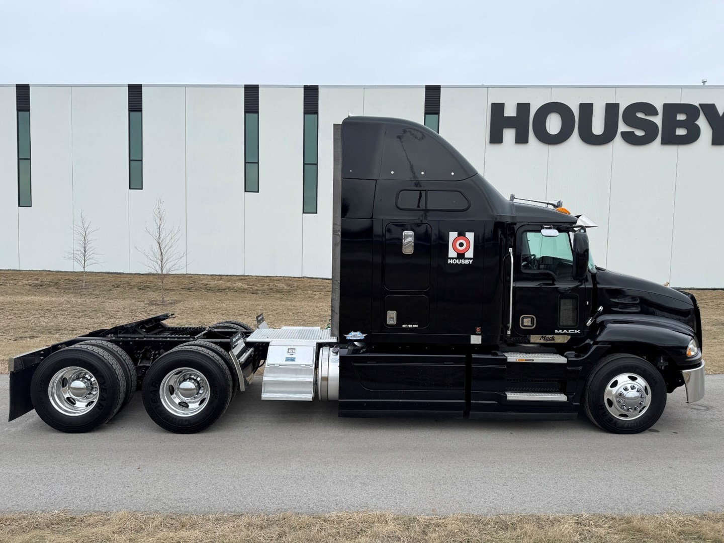 2017 MACK CXU613 - USED TRUCKS SLEEPER - image 7